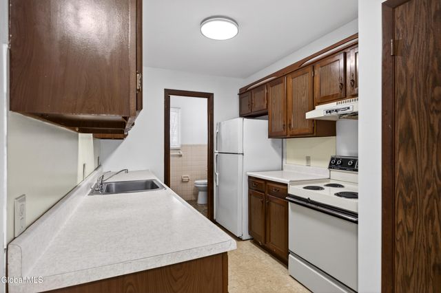 110 Southwoods Court, Rotterdam, NY 12306