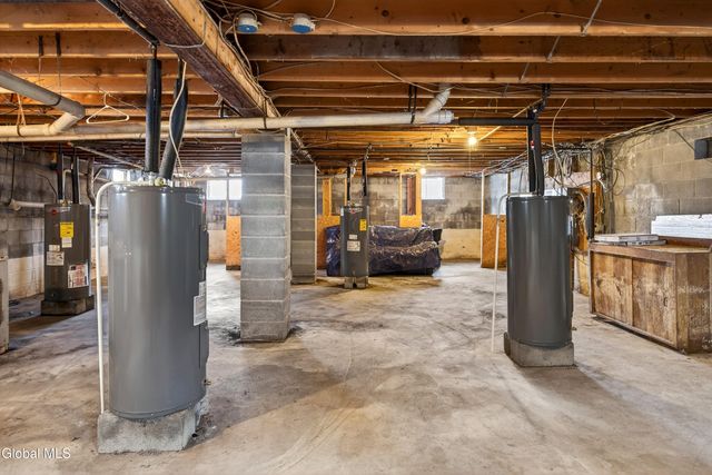 110 Southwoods Court, Rotterdam, NY 12306