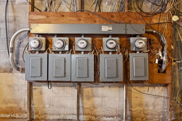 110 Southwoods Court, Rotterdam, NY 12306