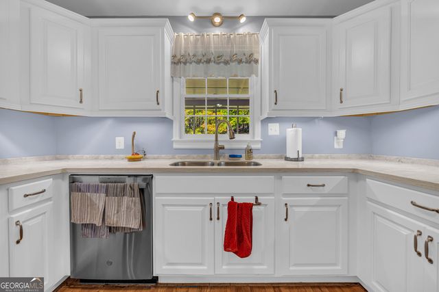 97 Estatohe Circle, Toccoa, GA 30577