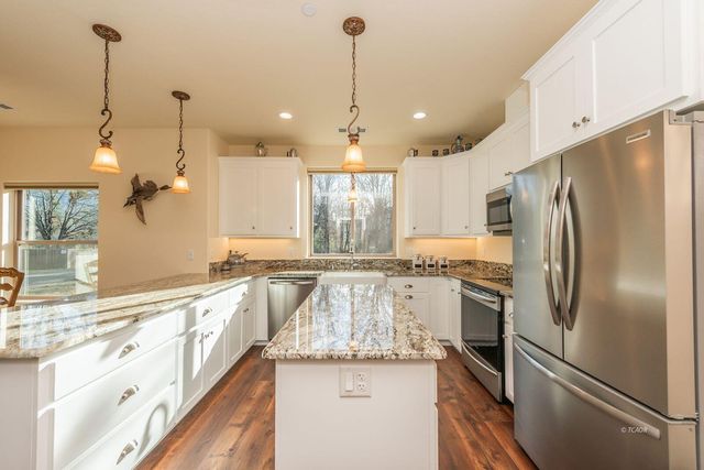 220 Fairway Drive, Weaverville, CA 96093