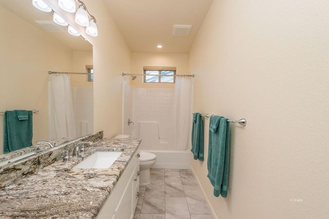 220 Fairway Drive, Weaverville, CA 96093