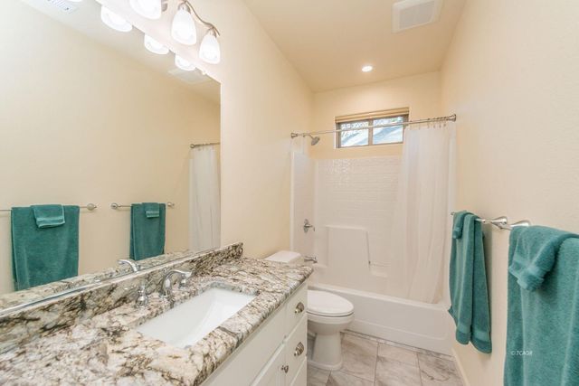 220 Fairway Drive, Weaverville, CA 96093