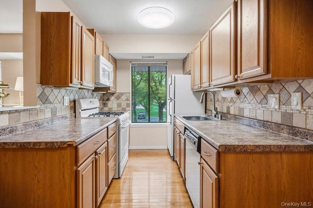 2 Idaho Court 2, Coram, NY 11727