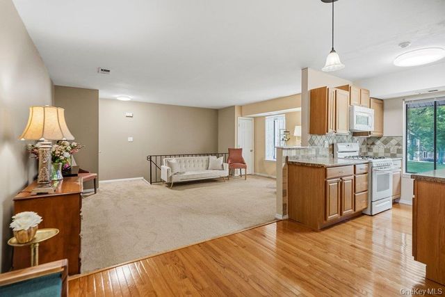 2 Idaho Court 2, Coram, NY 11727