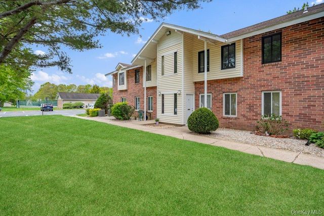 2 Idaho Court 2, Coram, NY 11727