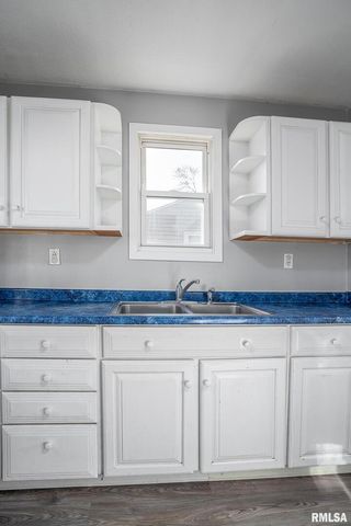 1310 39TH Street, Moline, IL 61265