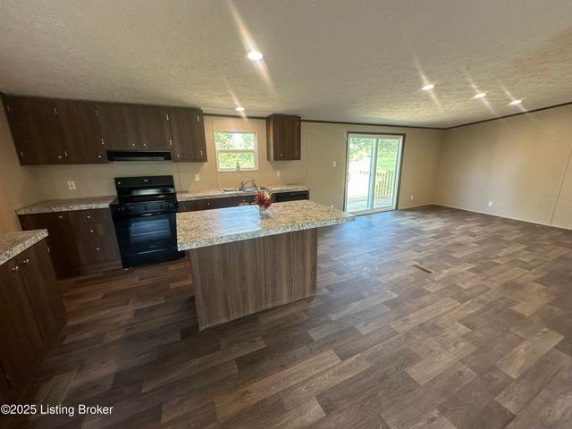 106 N Center St, Irvington, KY 40146