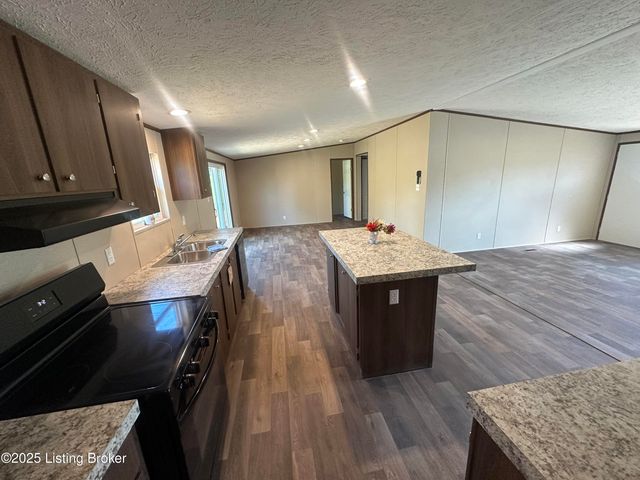 106 N Center St, Irvington, KY 40146