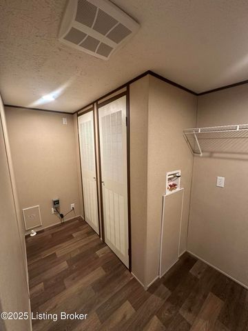 106 N Center St, Irvington, KY 40146