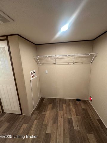 106 N Center St, Irvington, KY 40146