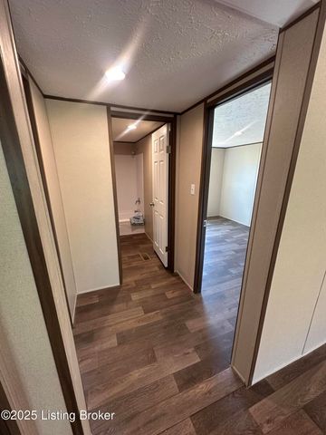 106 N Center St, Irvington, KY 40146