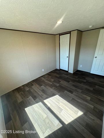 106 N Center St, Irvington, KY 40146