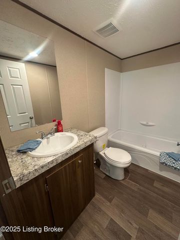 106 N Center St, Irvington, KY 40146