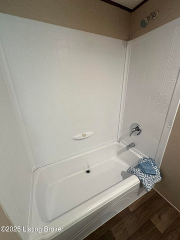 106 N Center St, Irvington, KY 40146