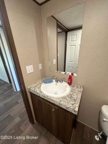 106 N Center St, Irvington, KY 40146