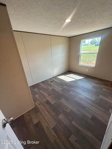 106 N Center St, Irvington, KY 40146