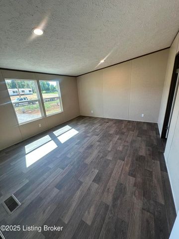 106 N Center St, Irvington, KY 40146