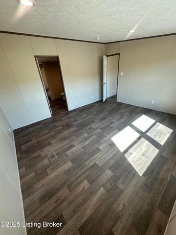 106 N Center St, Irvington, KY 40146