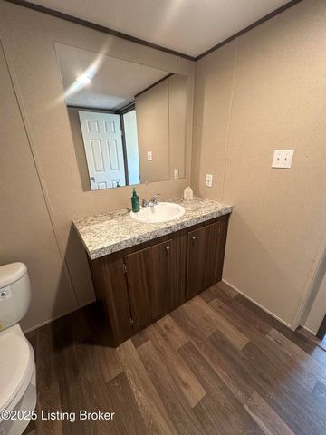 106 N Center St, Irvington, KY 40146