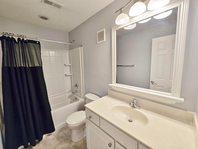 4201 Bradhurst Drive, 17-420 17-420, Dublin, OH 43016