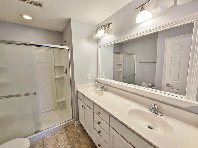 4201 Bradhurst Drive, 17-420 17-420, Dublin, OH 43016