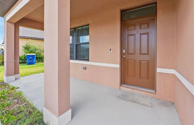5305 FANTASY Drive, Fort Pierce, FL 34947