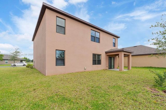 5305 FANTASY Drive, Fort Pierce, FL 34947