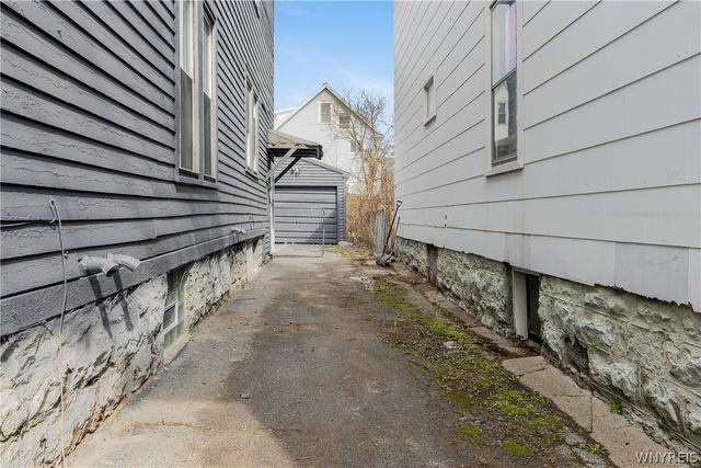 25 Hartman Place, Buffalo, NY 14207