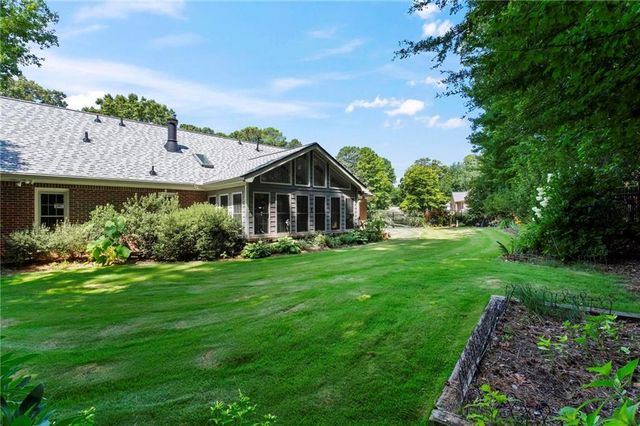 146 Lakeside Drive NW, Kennesaw, GA 30144