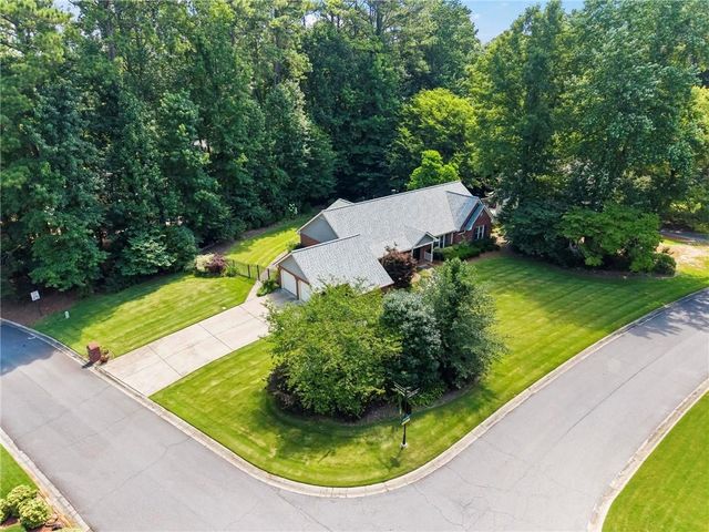 146 Lakeside Drive NW, Kennesaw, GA 30144
