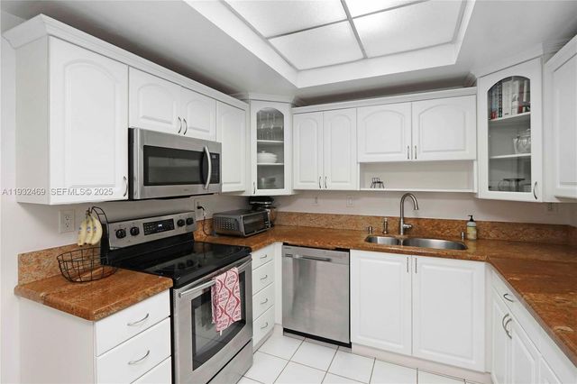 9805 NW 52nd St 102, Doral, FL 33178