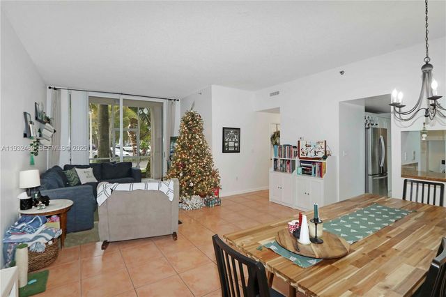 9805 NW 52nd St 102, Doral, FL 33178