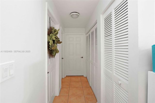 9805 NW 52nd St 102, Doral, FL 33178