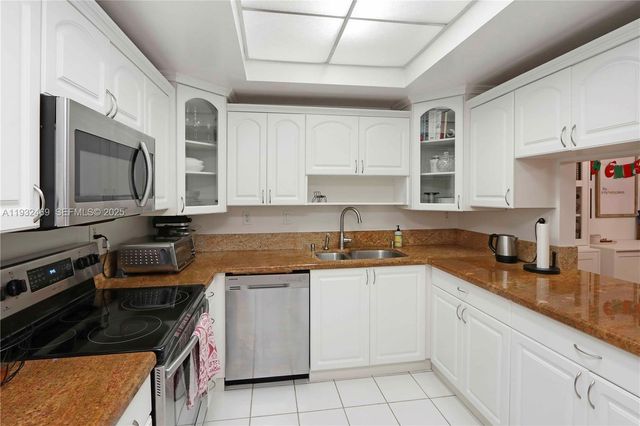 9805 NW 52nd St 102, Doral, FL 33178