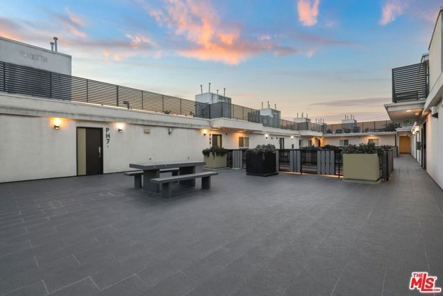 1539 Beloit 112, Los Angeles, CA 90025