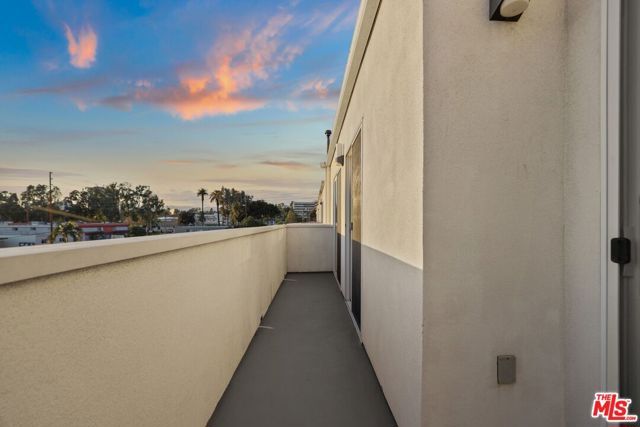 1539 Beloit 112, Los Angeles, CA 90025