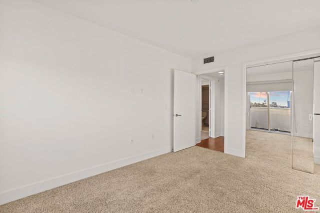1539 Beloit 112, Los Angeles, CA 90025