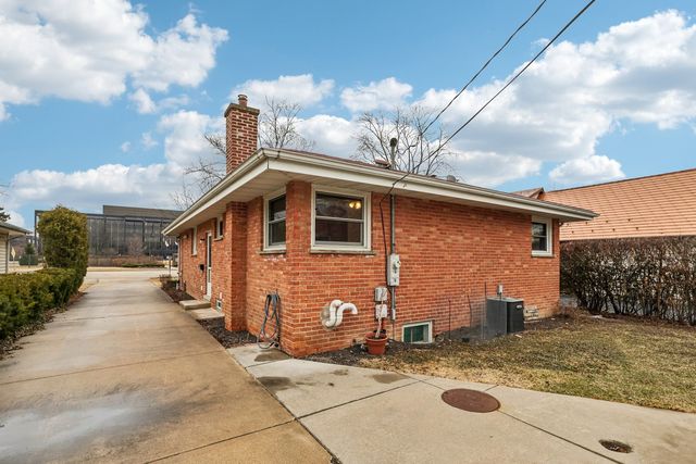 124 Harlem Avenue, Glenview, IL 60025