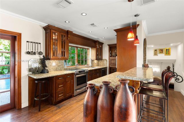 6315 Maynada St, Coral Gables, FL 33146
