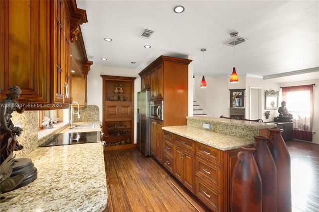 6315 Maynada St, Coral Gables, FL 33146