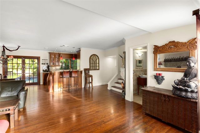 6315 Maynada St, Coral Gables, FL 33146