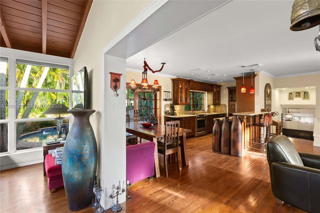 6315 Maynada St, Coral Gables, FL 33146