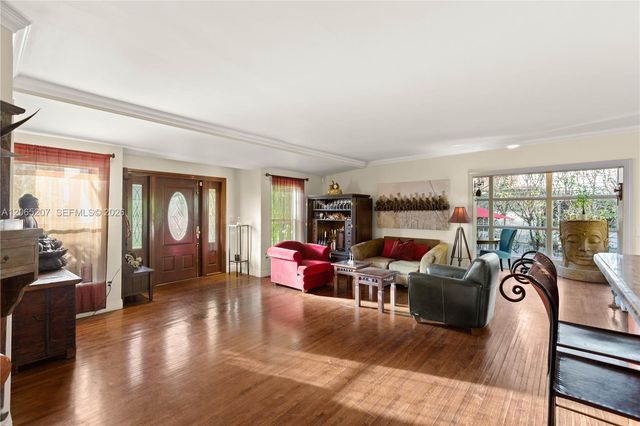6315 Maynada St, Coral Gables, FL 33146