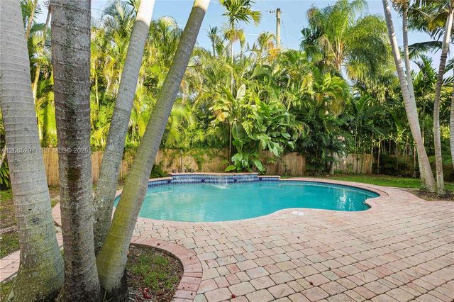 6315 Maynada St, Coral Gables, FL 33146
