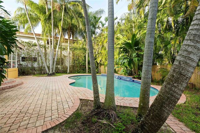 6315 Maynada St, Coral Gables, FL 33146