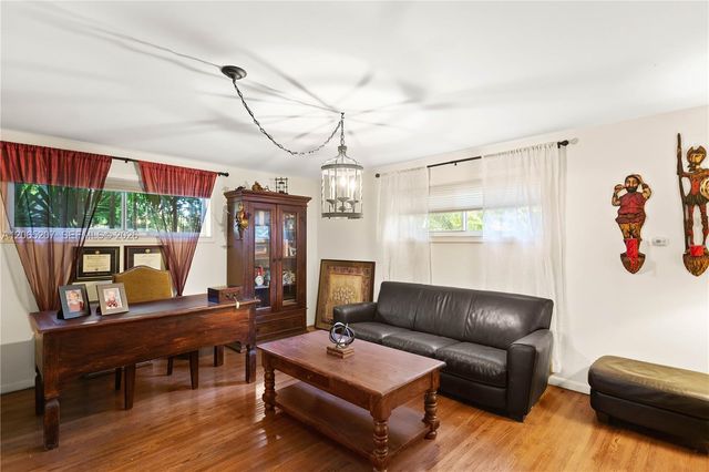 6315 Maynada St, Coral Gables, FL 33146