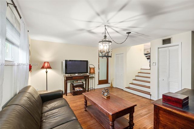 6315 Maynada St, Coral Gables, FL 33146