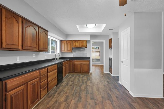 9611 Huntington Hill Drive, Houston, TX 77099