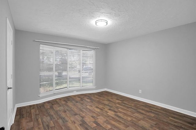 9611 Huntington Hill Drive, Houston, TX 77099